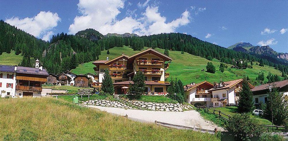 Hotel Dolomites Inn Canazei Eksteriør bilde