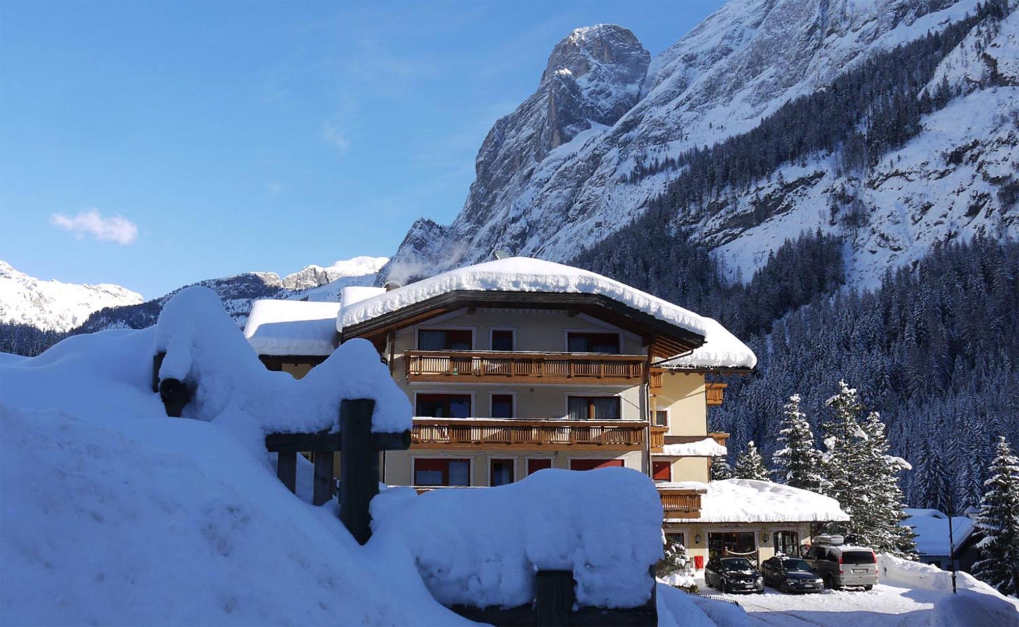 Hotel Dolomites Inn Canazei Eksteriør bilde