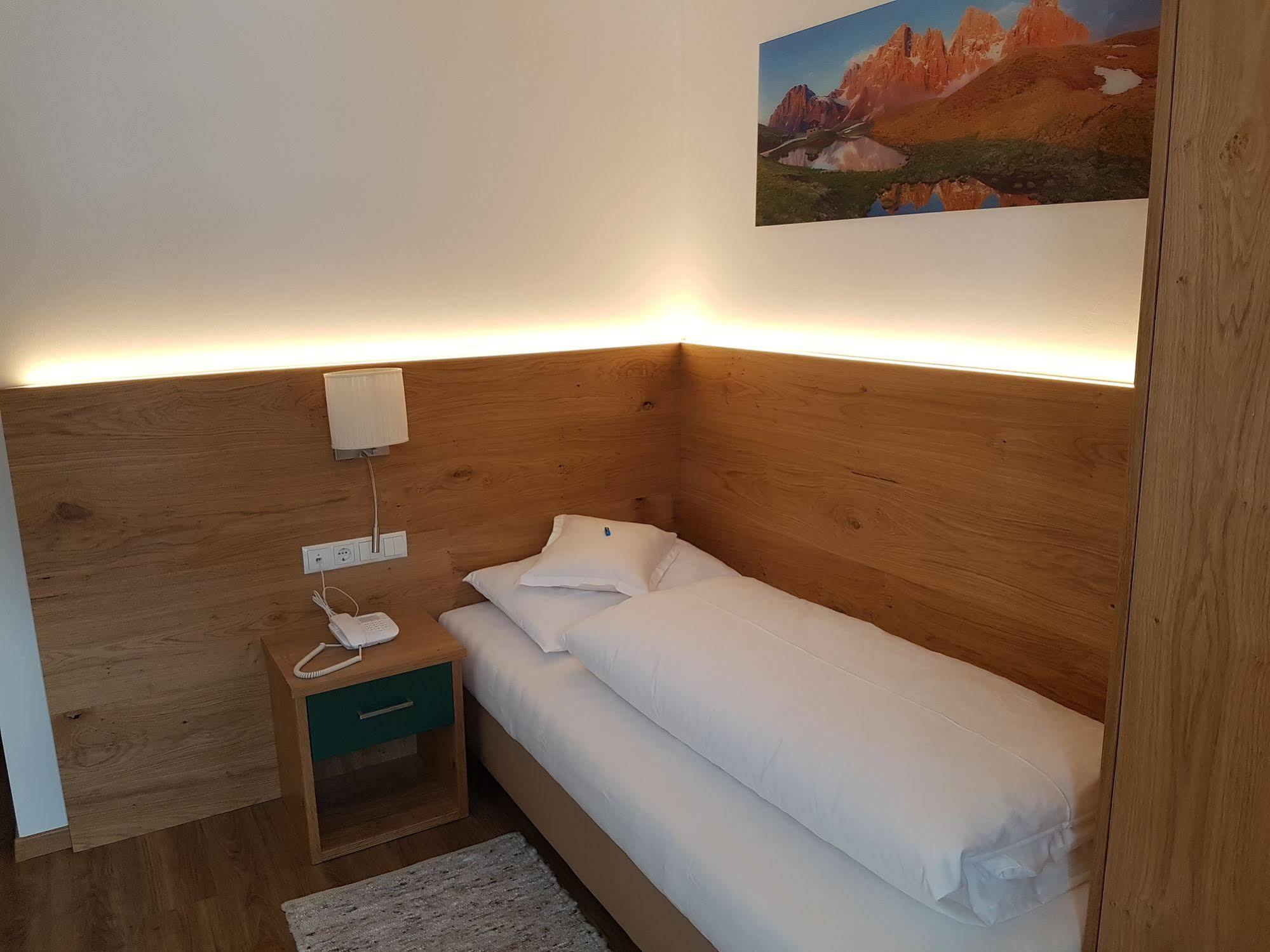 Hotel Dolomites Inn Canazei Eksteriør bilde
