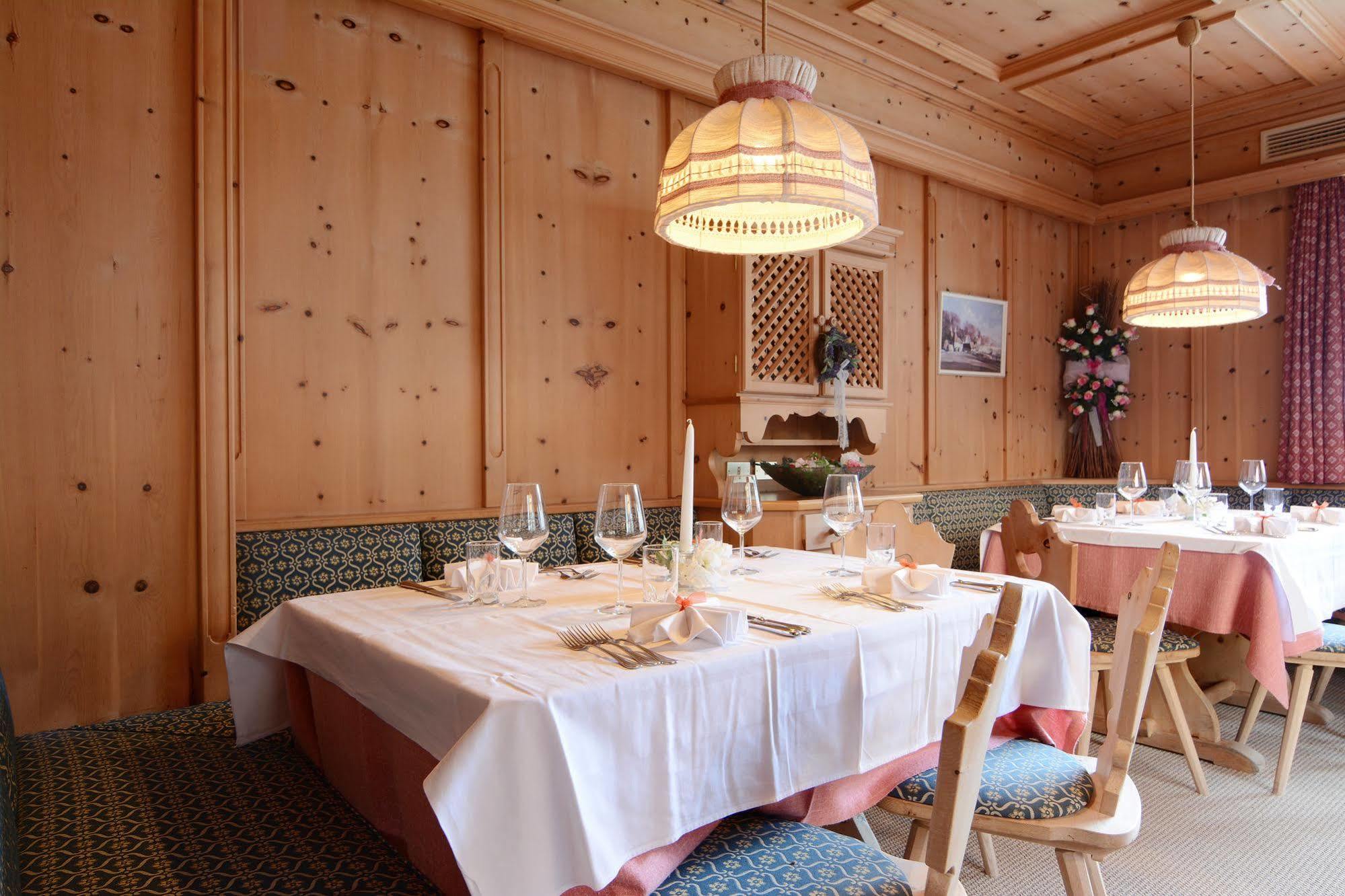 Hotel Dolomites Inn Canazei Eksteriør bilde