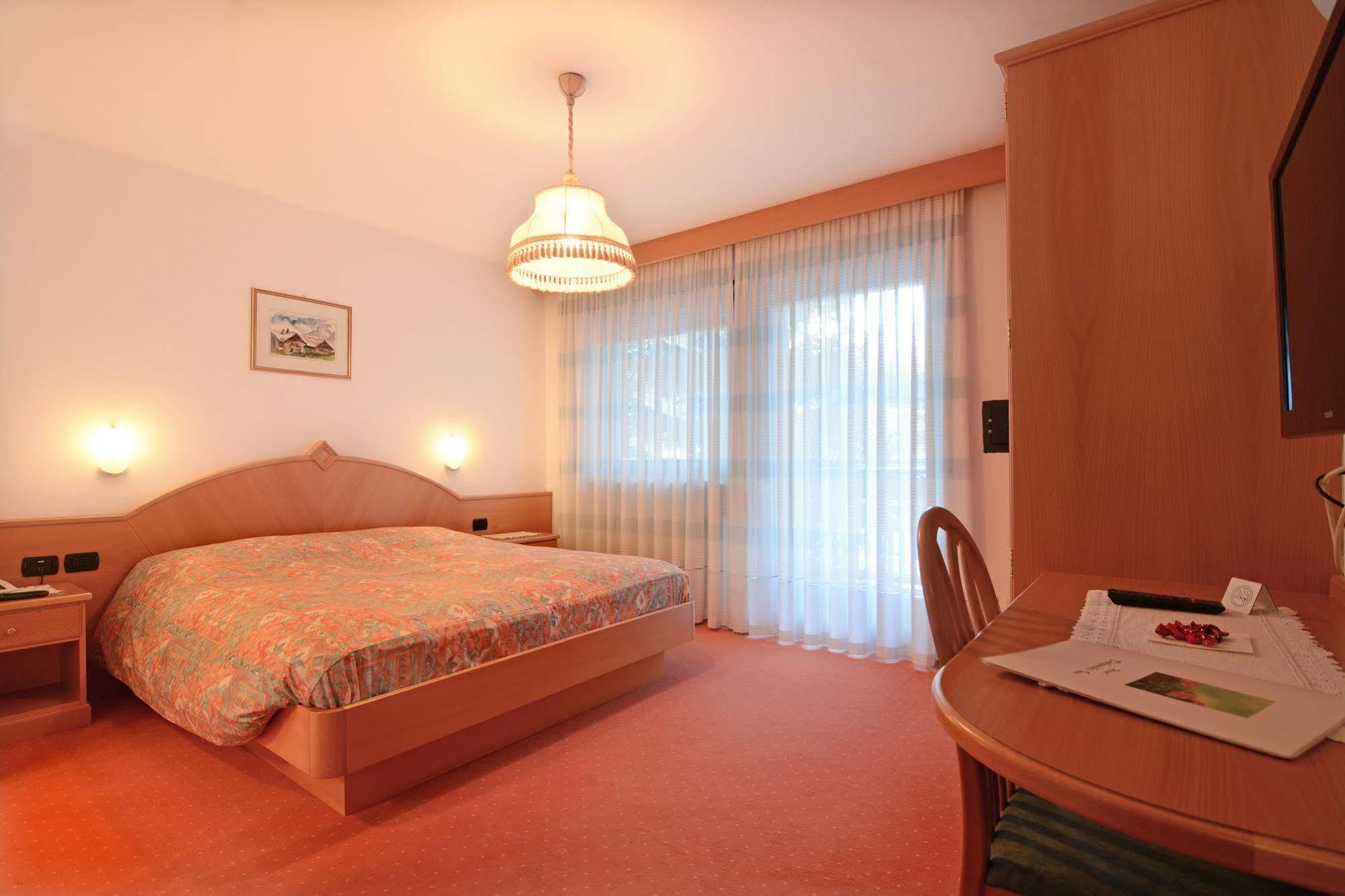 Hotel Dolomites Inn Canazei Eksteriør bilde